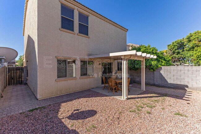 Building Photo - 7042 W Mercer Ln