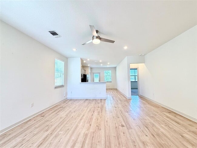 Building Photo - 2000 Daleside Ln