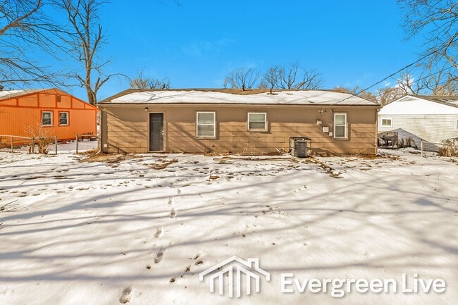 Building Photo - 5201 Palmer Dr