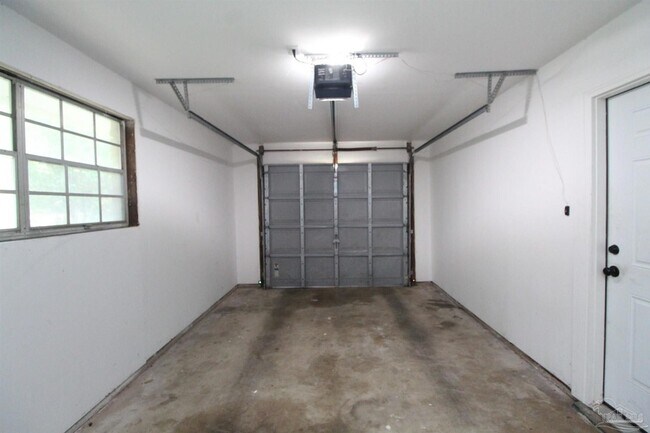 Building Photo - 316 E Garfield Dr