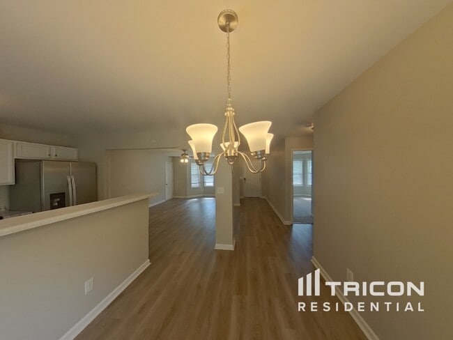 Building Photo - 455 Abbey Pl