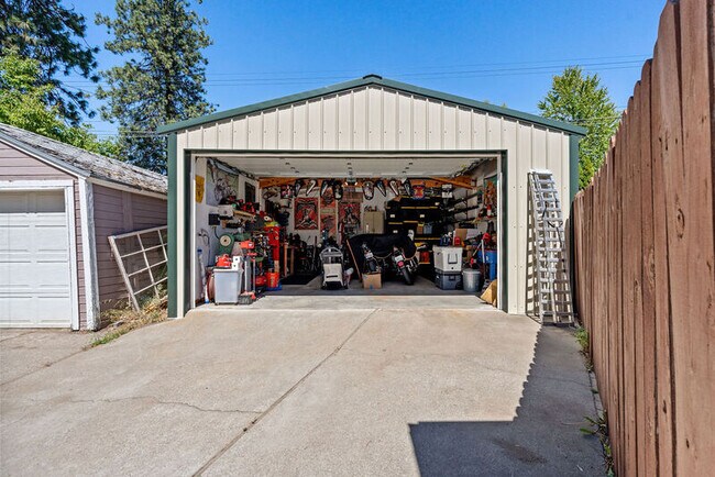 Building Photo - 2808 W Upton Ave