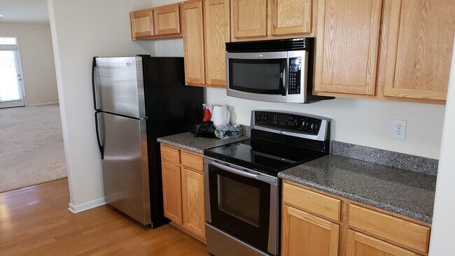 Building Photo - 5971 Hollow Wood Ct