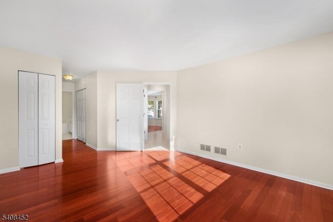 Building Photo - 12 Woodmont Dr