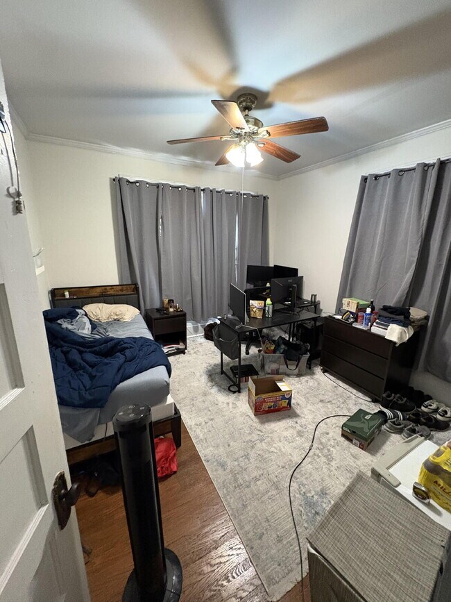 Building Photo - 4 Bed House Available!