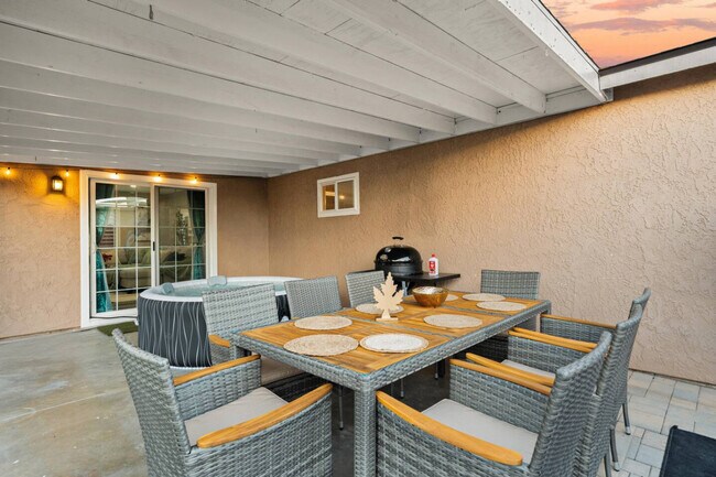 Building Photo - 7630 Andasol St