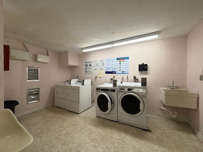 Building Photo - 354 Neponset St