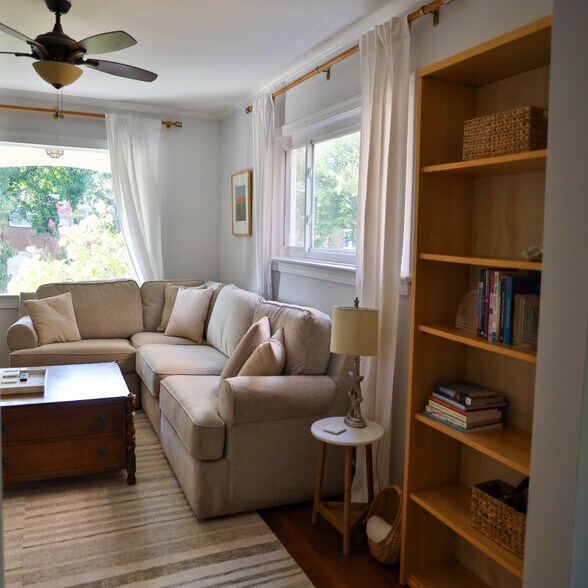 Building Photo - 6131 1st Pl NE