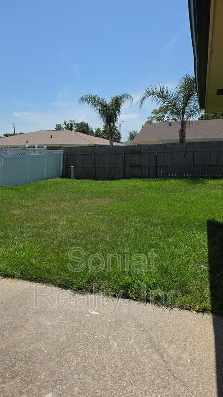 Building Photo - 7840 Wave Dr
