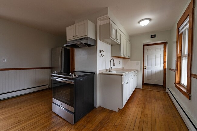 Building Photo - Spruce (294)