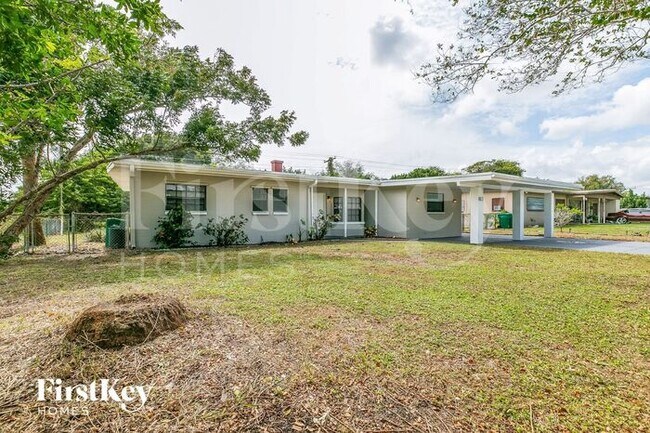 Building Photo - 813 W Highland Dr