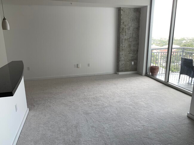 Building Photo - 300 S Australian Ave