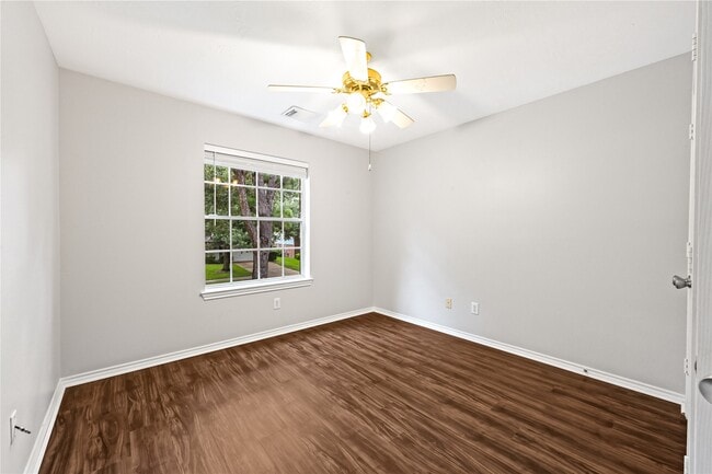 Building Photo - 3115 Glenthorpe Ln