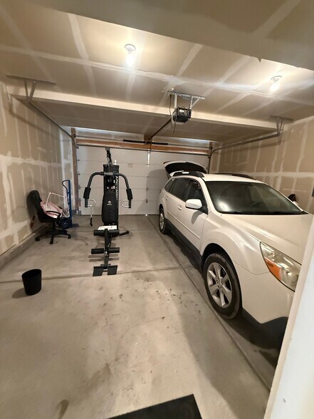 Building Photo - 3608 4835