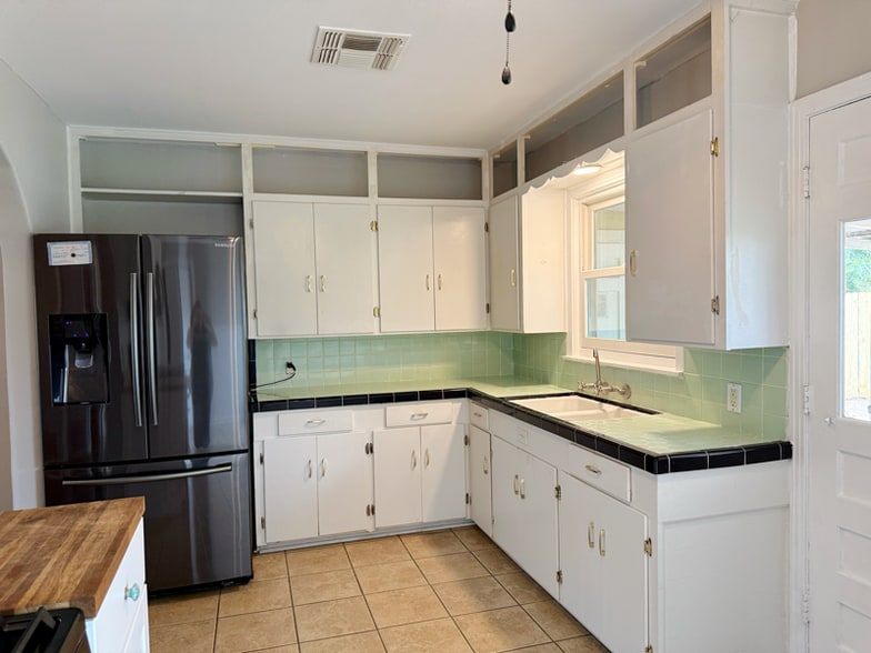Building Photo - 419 Westhill Pl