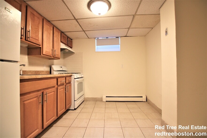 Primary Photo - 1160 Commonwealth Ave