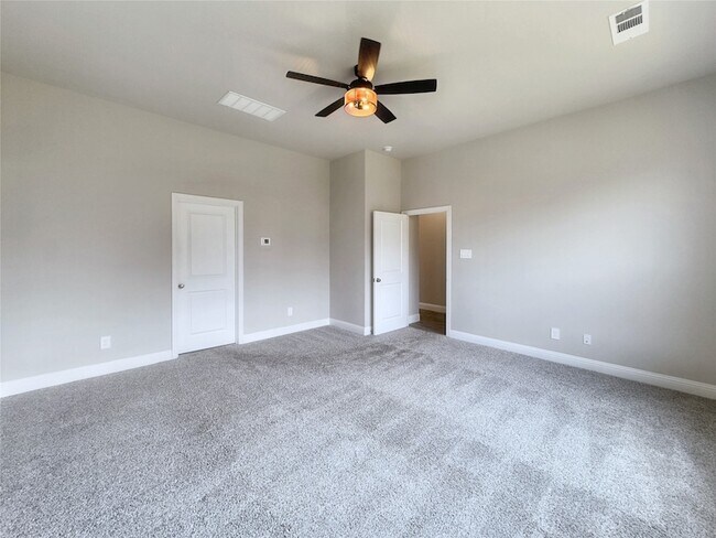 Building Photo - 3119 Grandview Dr
