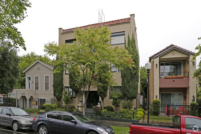 Building Photo - 1705 N Street