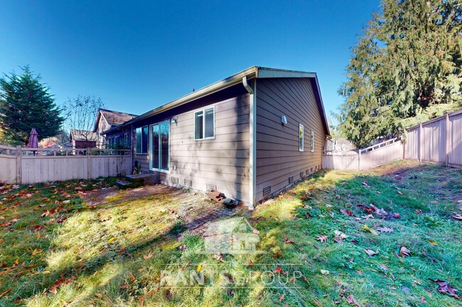 Building Photo - Beautiful Townhouse in Lacey