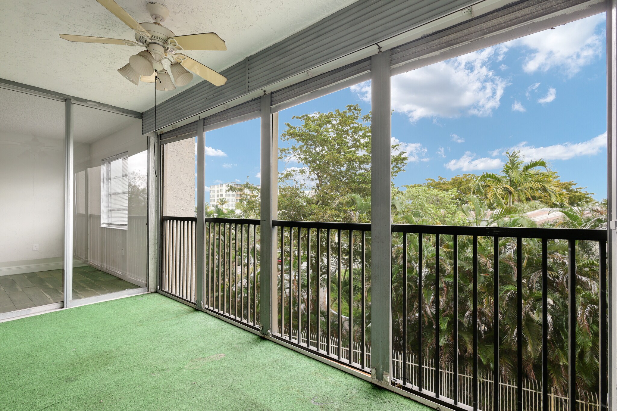 Screened Patio & View - 3940 Inverrary Blvd