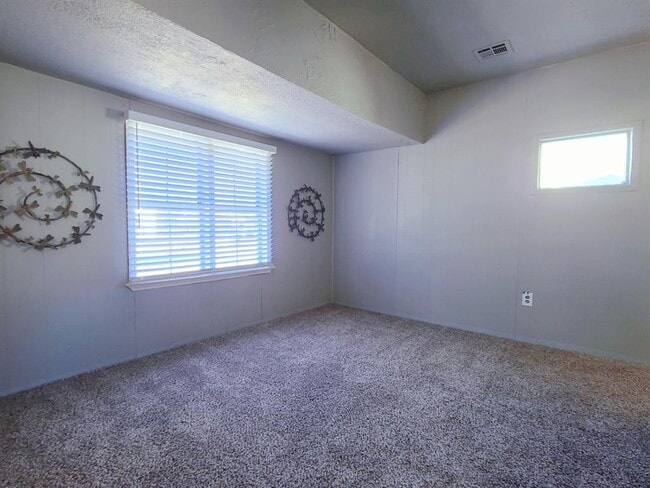 Building Photo - 3512 N Holman Ct
