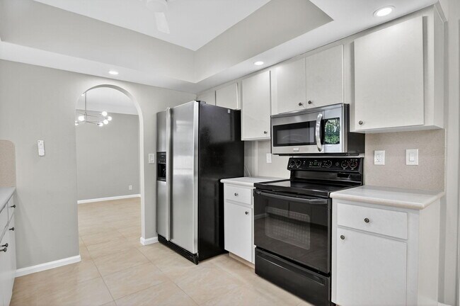 Building Photo - 1544 NW 9th St