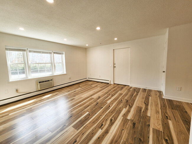 Living Room - 780 Willard St