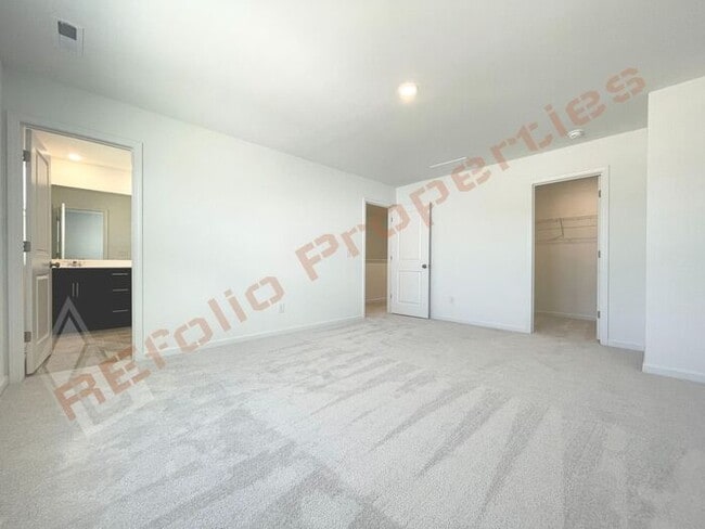 Building Photo - Brand New 3 Story 4 bedroom, 3.5 bathroom ...