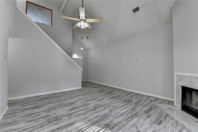 Building Photo - 1112 Ashbury Dr