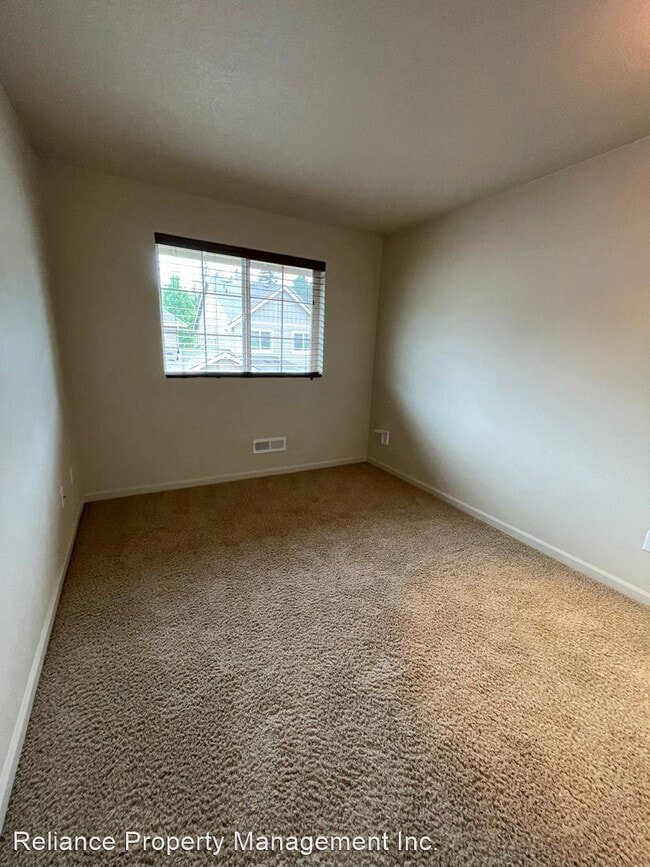 Building Photo - 3 br, 2.5 bath House - 10533 NE Summer Fal...