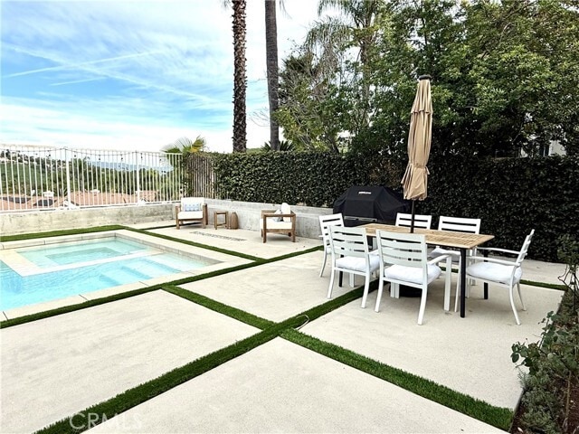 Building Photo - 24725 Cll Serranona