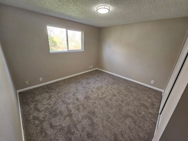 Building Photo - 2535-2537 Wilark Dr NW