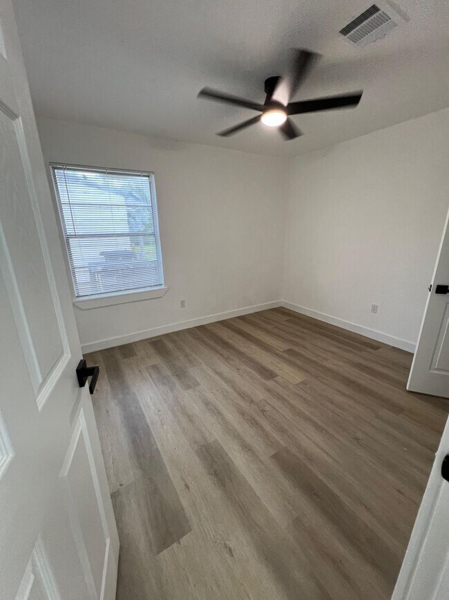 Building Photo - Gorgeous all renovated Home in Houston TX,...