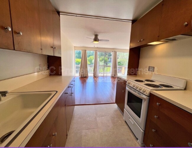 Building Photo - 938 Lea Dr