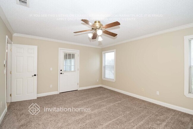 Building Photo - 6896 Plum Lake Dr E