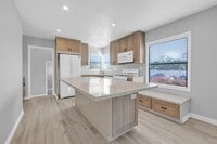 Building Photo - Charming Talmadge 2BR + Bonus Room