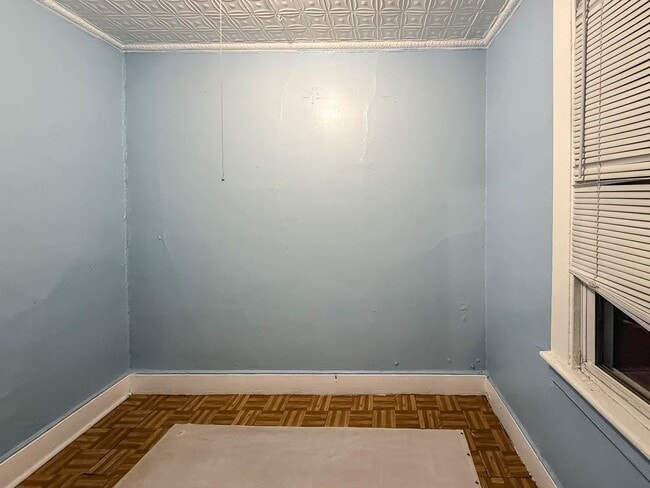 Building Photo - 164 Griffith St