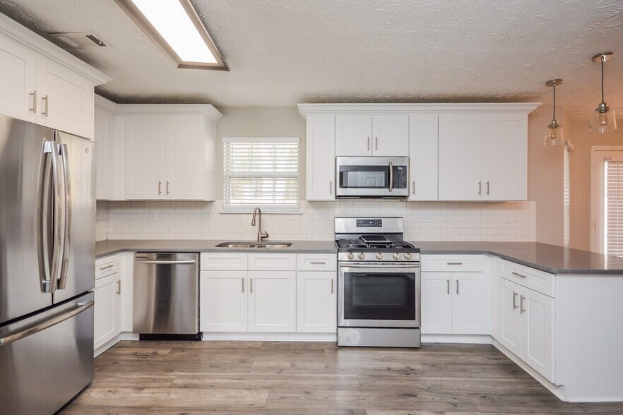 Building Photo - 5476 Perching Pl