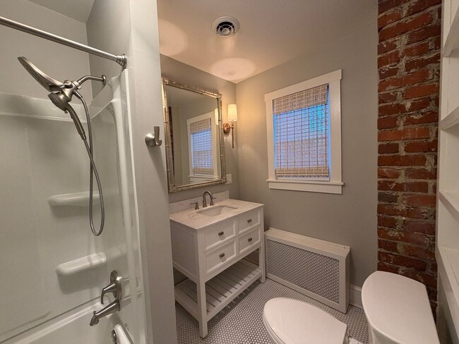 Building Photo - South Roanoke Charm!