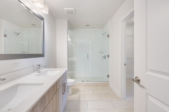 Building Photo - 2703 Biscayne Blvd