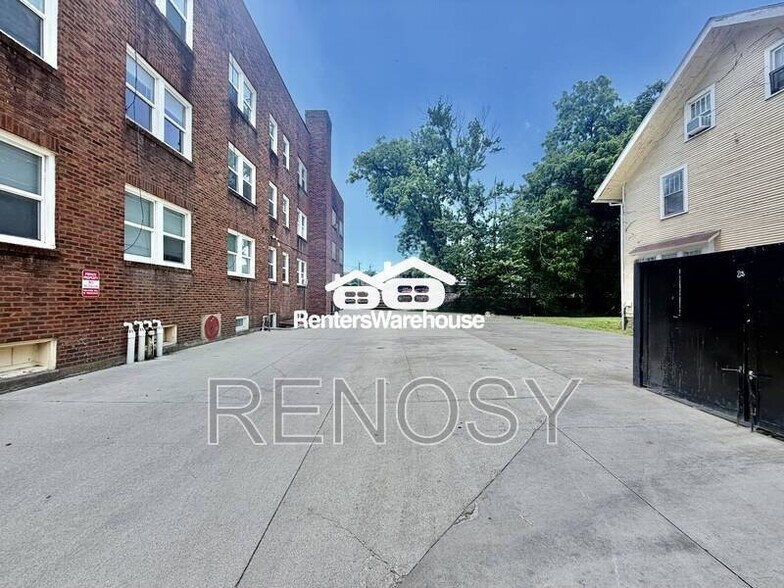 Building Photo - 3607 Ingersoll Ave