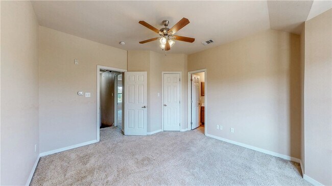 Building Photo - 305 Holleman Dr E