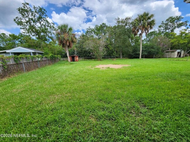 Building Photo - 1721 Hawaii Dr E