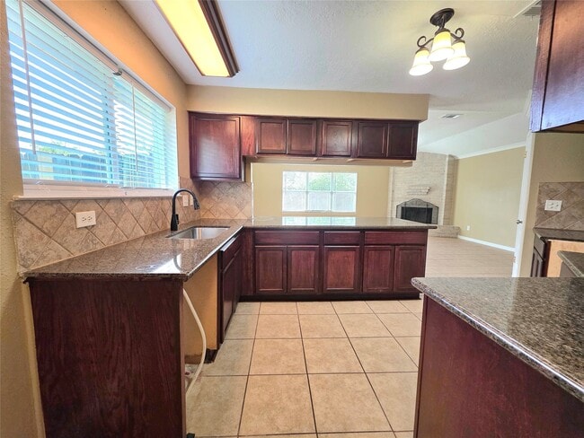 Building Photo - 6510 Lynngate Dr