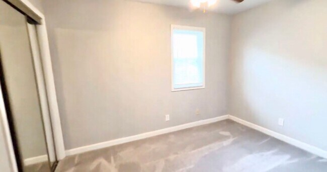 Building Photo - Meridian Apartments Your Gateway to Everything in Hampton Roads