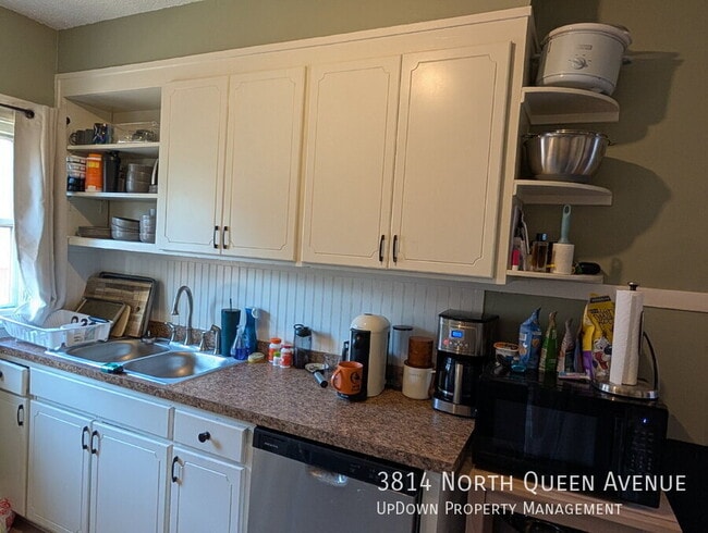 Building Photo - 3814 N Queen Ave