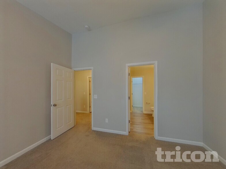 Building Photo - 175 Chesterbrook Ln