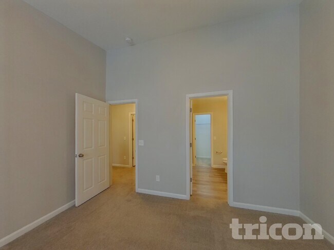 Building Photo - 175 Chesterbrook Ln