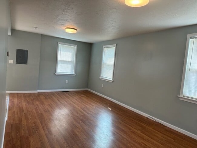 Building Photo - 851 Tioga St