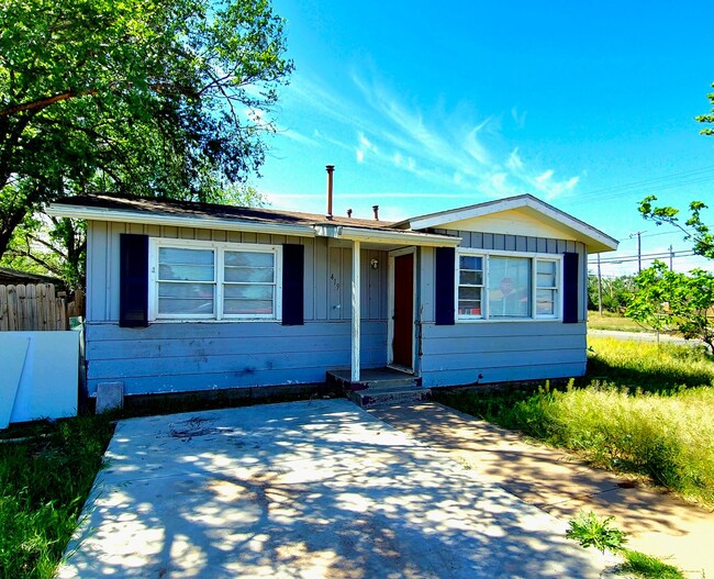 Primary Photo - Cozy 3 Bedroom Home in East Lubbock